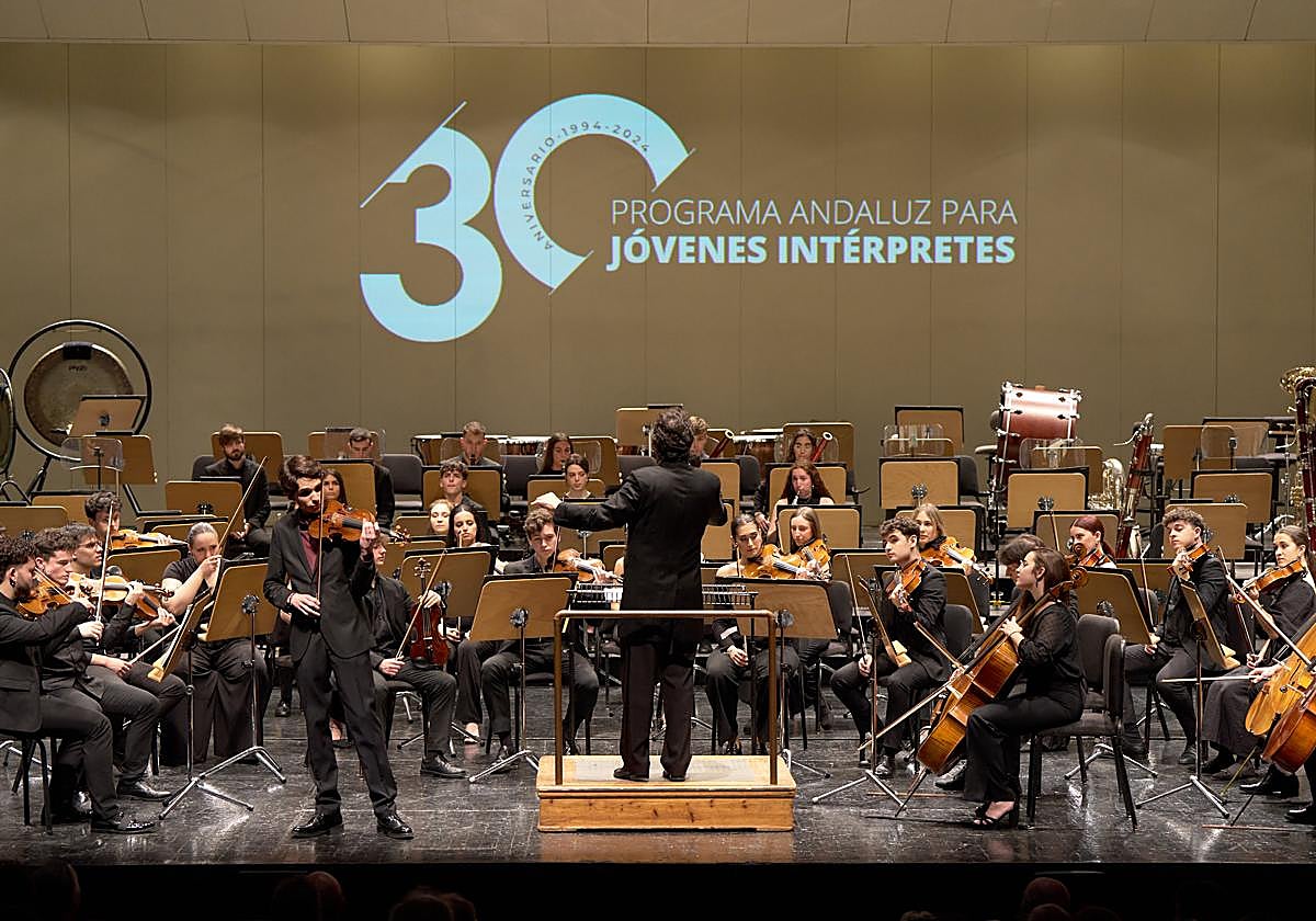 Comesaña toca con la OJA dirigida por Posada