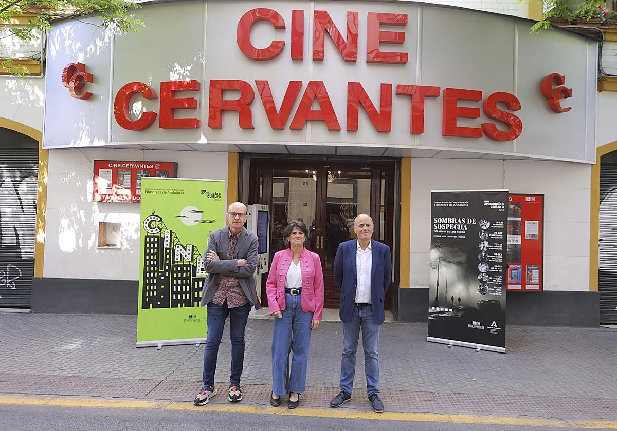 Juan María Rodríguez, Carmen Ortiz y Segismundo Hernández, en la presentación del Cine Cervantes como sede de la Filmoteca de Andalucía