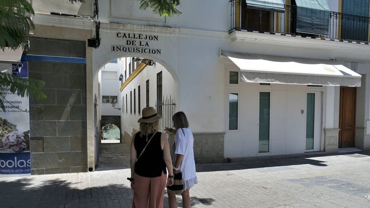 El Callejón de la Inquisición en la calle Castilla