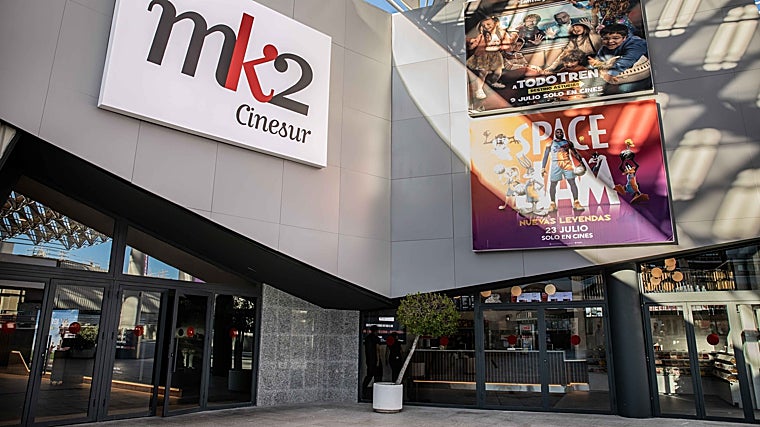 Entrada al cine de Nervión Plaza