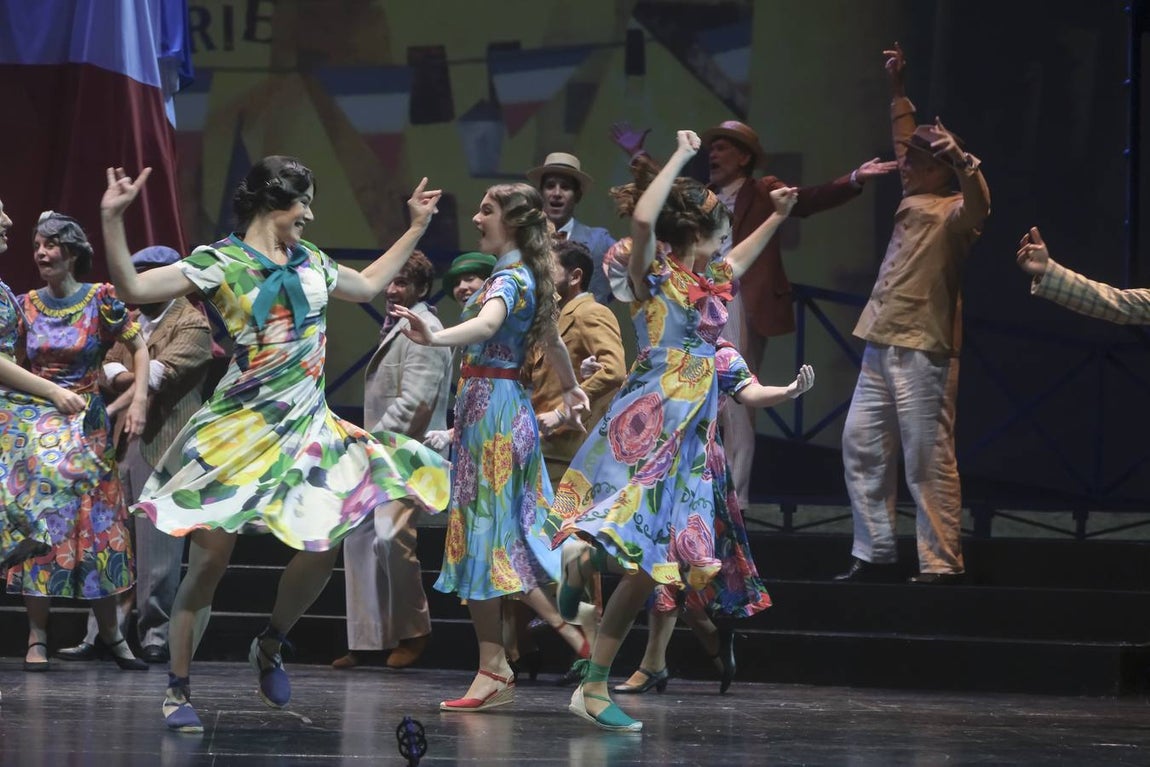 Momento del ensayo previo al estreno en el Maestranza de la zarzuela 'Los gavilanes'