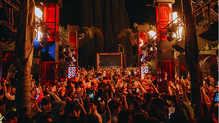 Terraza de Rosso by Antique