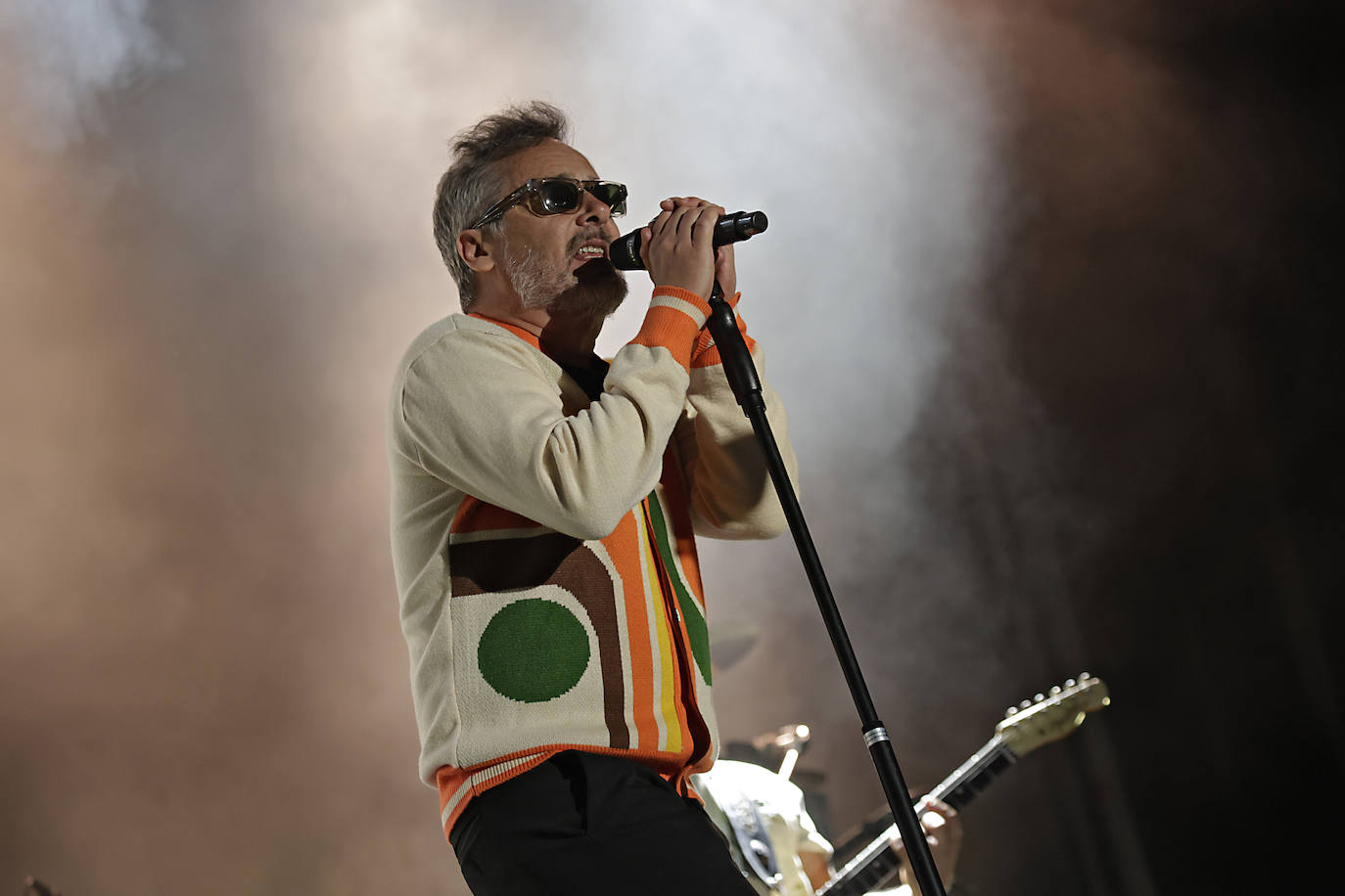 La actuación de Love of Lesbian en el Festival Interestelar conquista al público en Sevilla