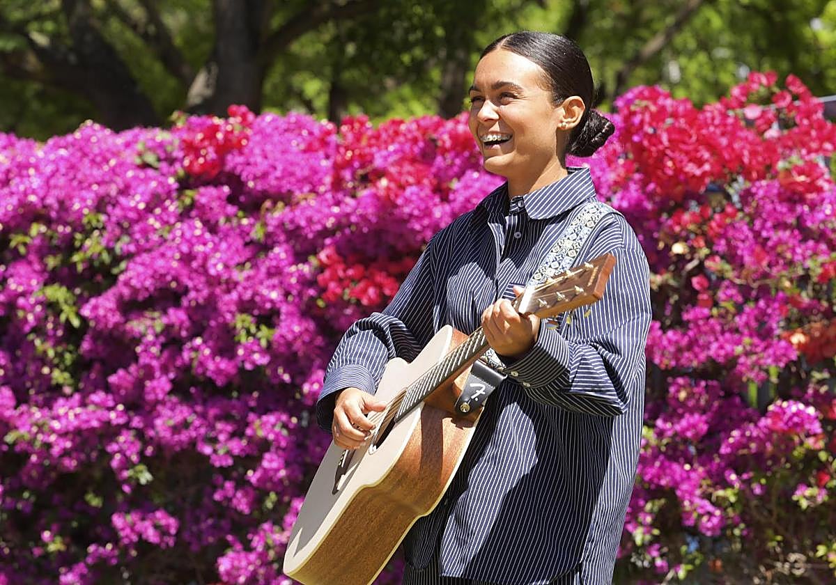 La joven cantante Marta Santos