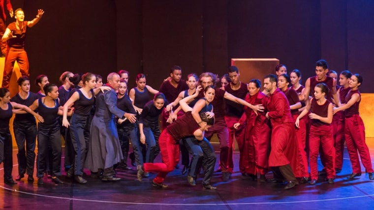 El artista Fernando Hurtado es el encargado de protagonizar esta propuesta de ocio que llega al teatro de Mairena del Alcor