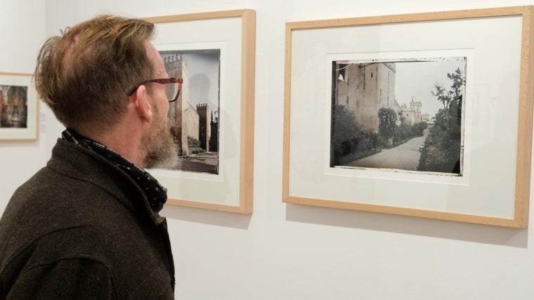 En esta exposición es posible contemplar las primeras fotografías en color que se hicieron en Sevilla