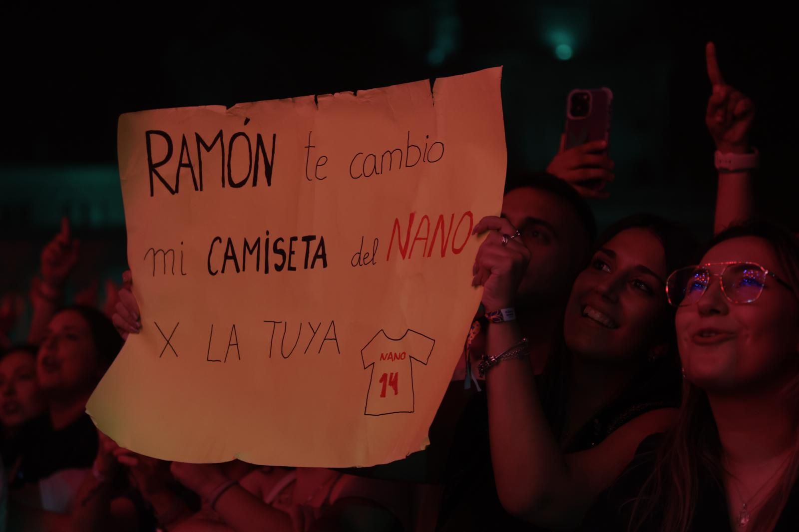 Icónica Fest acoge el concierto de Melendi en la Plaza de España de Sevilla 