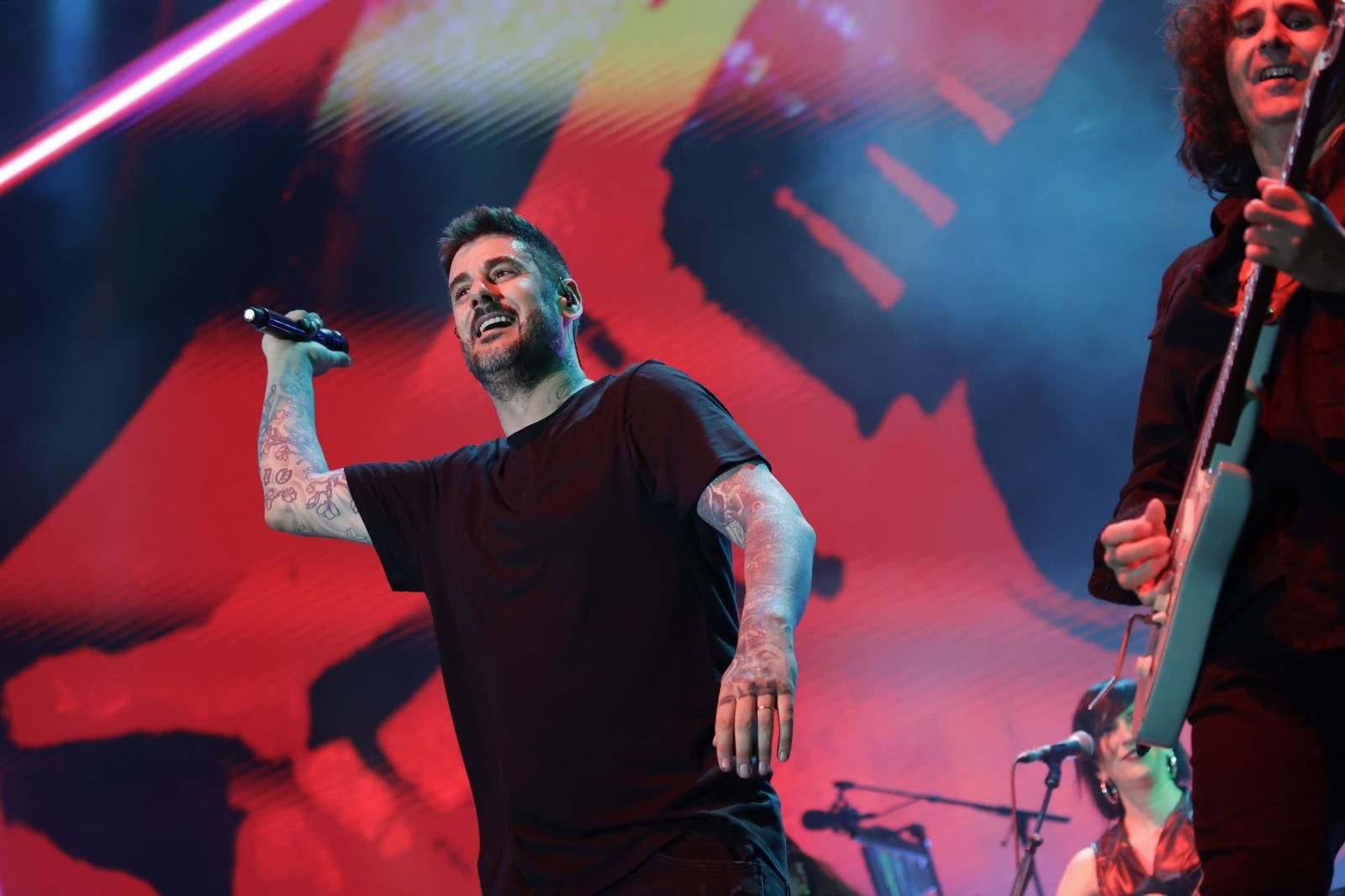 Icónica Fest acoge el concierto de Melendi en la Plaza de España de Sevilla 