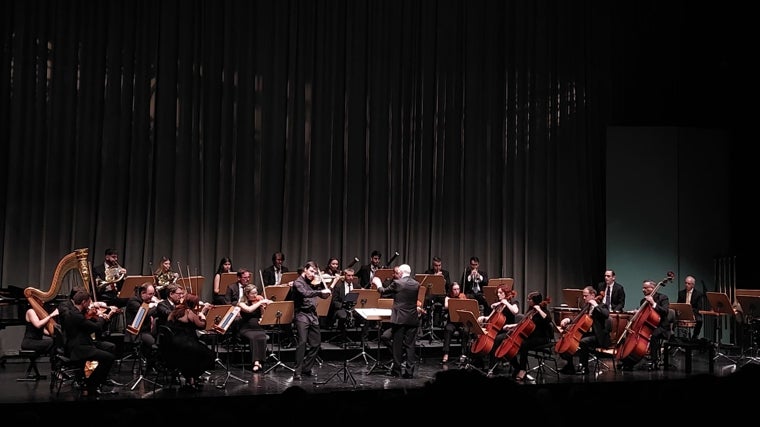 Alejandro Bustamante interpretando el 'Concierto para violín' de Font de Anta