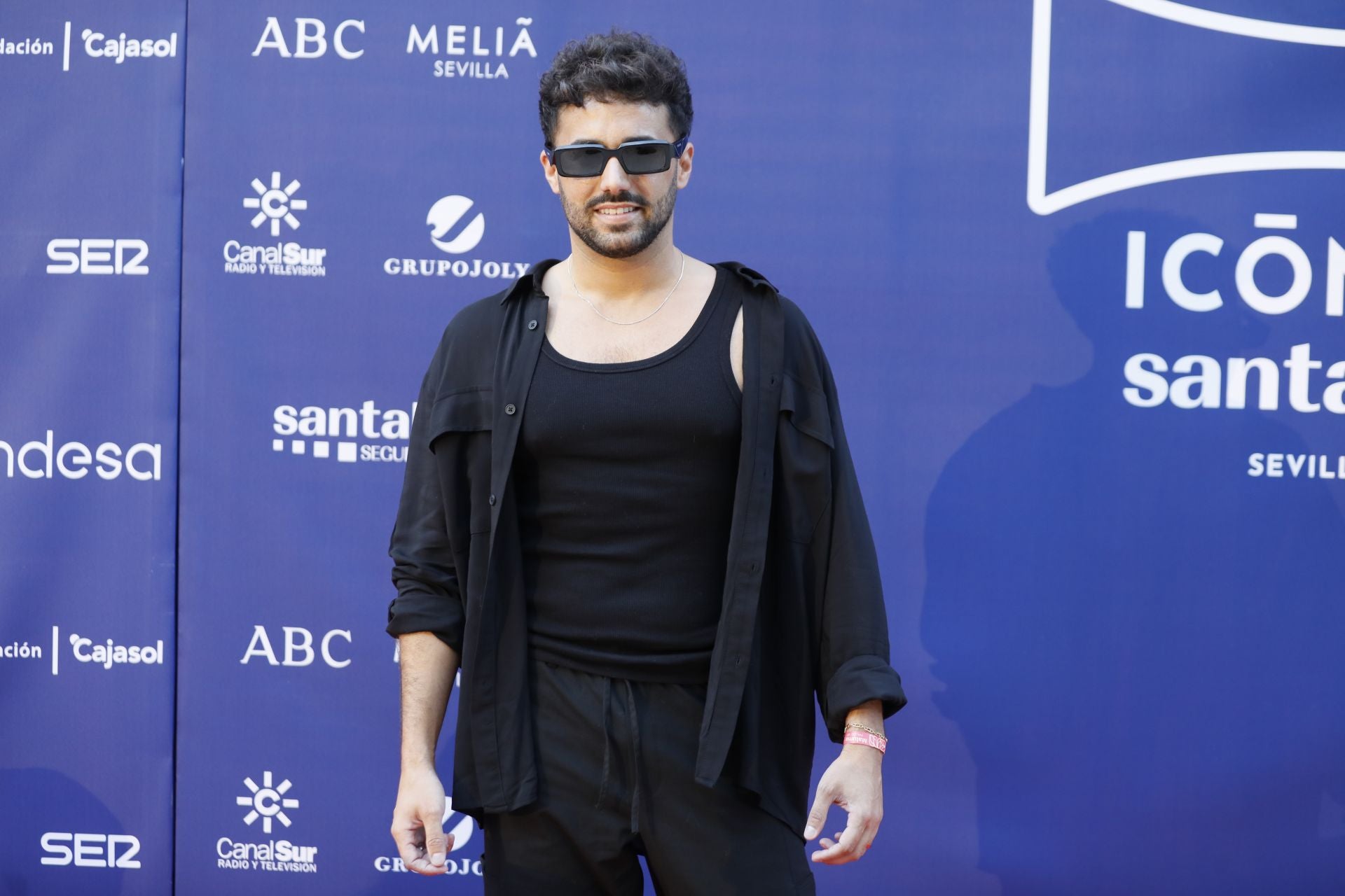 Eloy Enamorado en el photocall del Icónica Fest en la Plaza de España de Sevilla