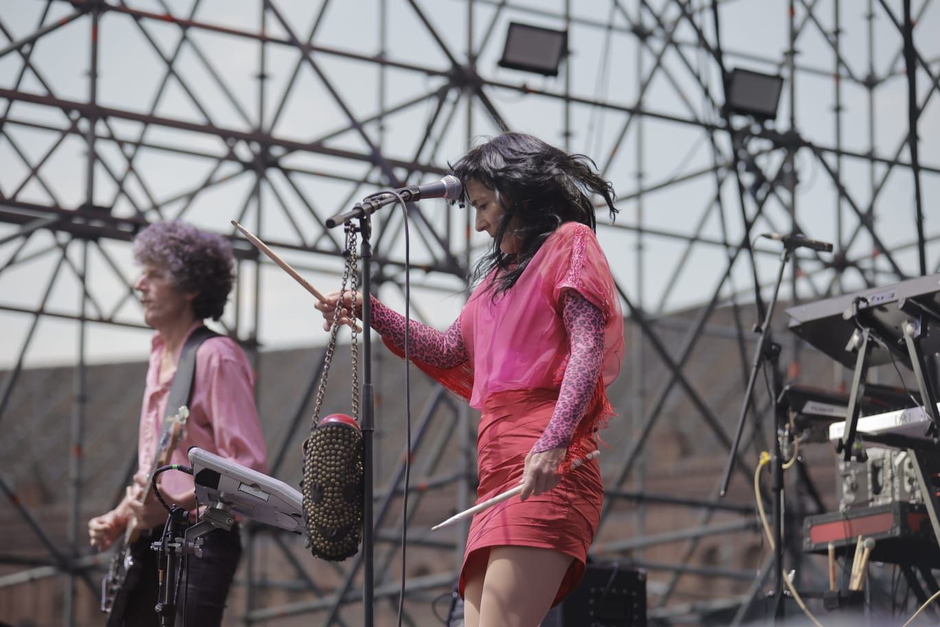 Actuación de El Columpio Asesino en Icónica Santalucía Sevilla Fest