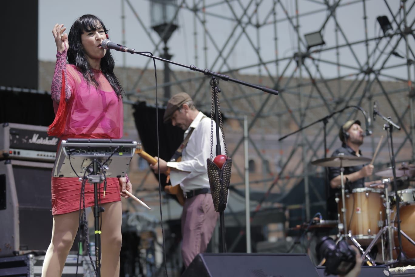 Actuación de El Columpio Asesino en Icónica Santalucía Sevilla Fest