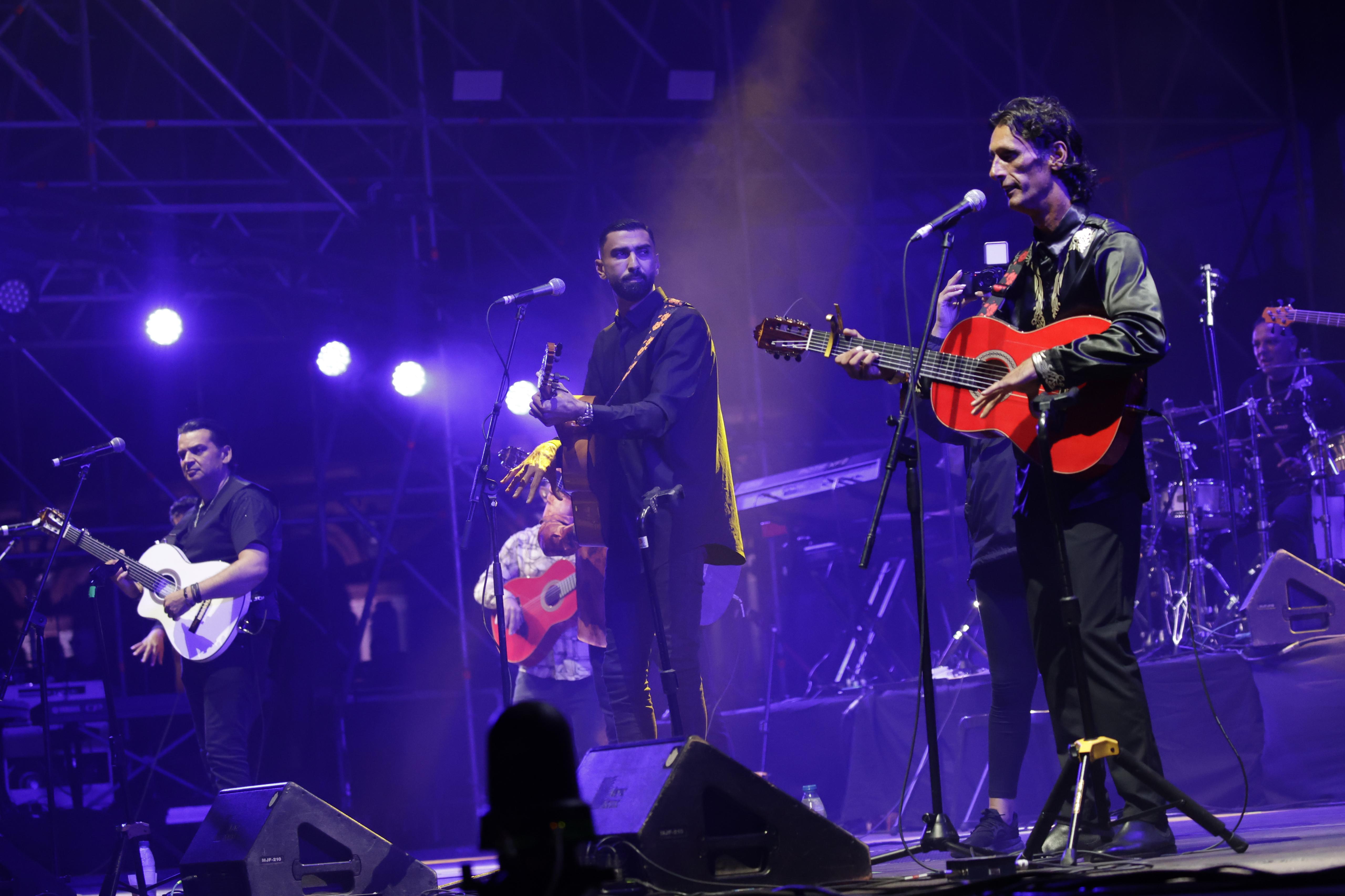 Los Gipsy Kings en plena actuación en Icónica