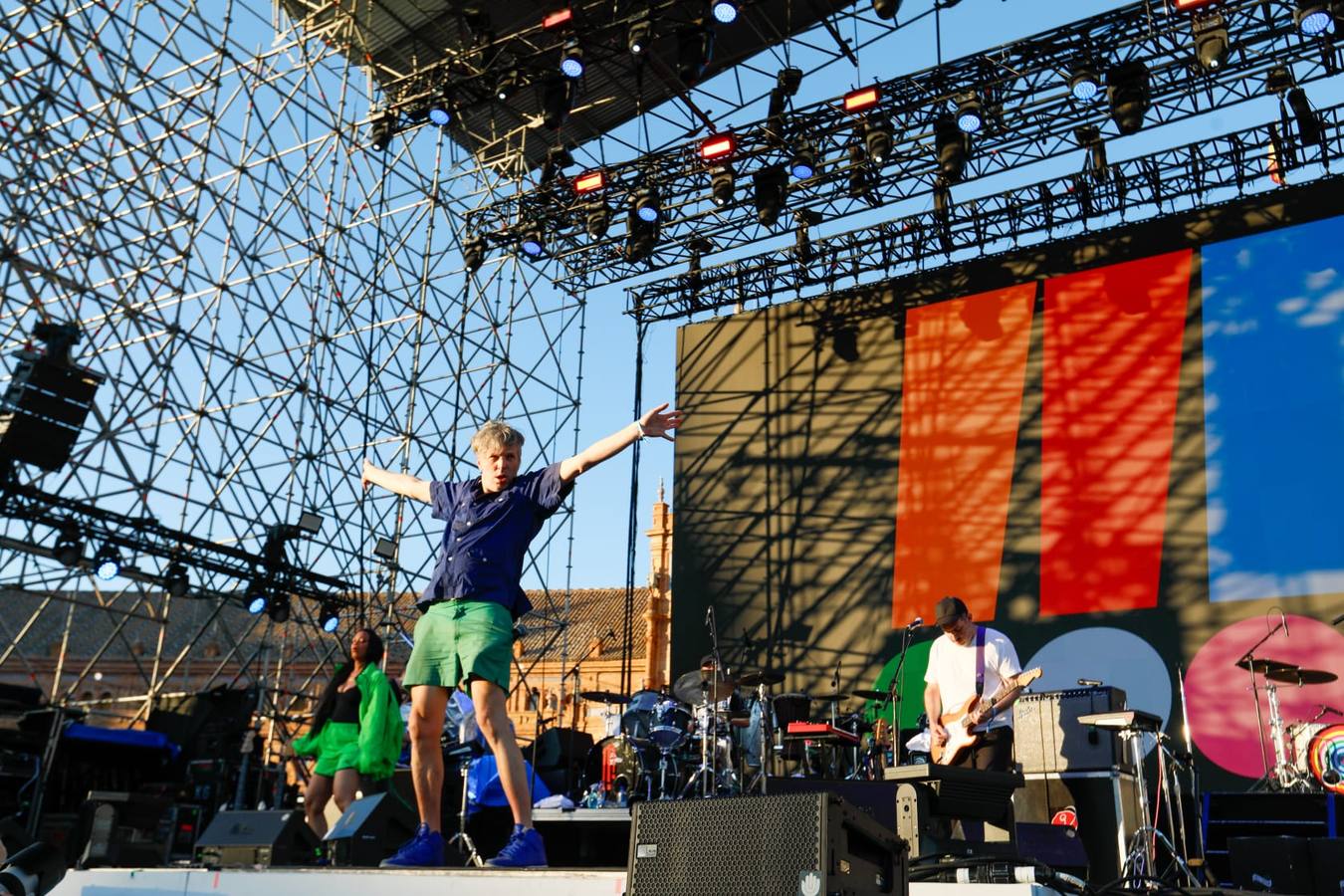 El grupo Chk Chk Chk, como previa al concierto de Orbital y Arcade Fire