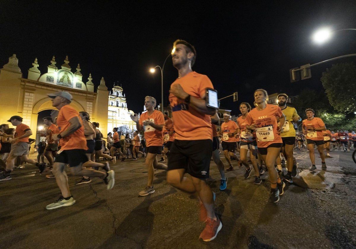 Carrera nocturna del guadalquivir, altura de la Macarena