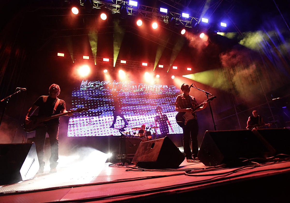 Un instante del concierto celebrado este miércoles en el CAAC de Sevilla del grupo Los Planetas