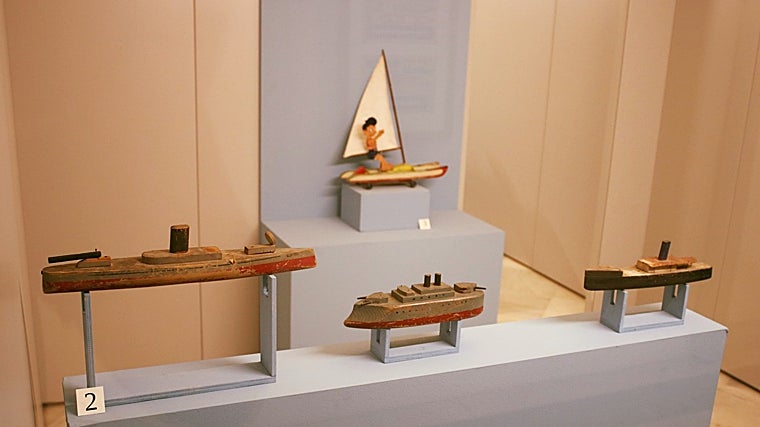 El Museo de Artes y Costumbres acoge esta muestra en la que el juguete es el protagonista