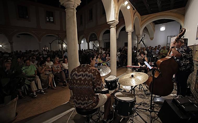 Imagen principal - Juventudes Musicales, swing en las Setas y el Museo de Bellas Artes