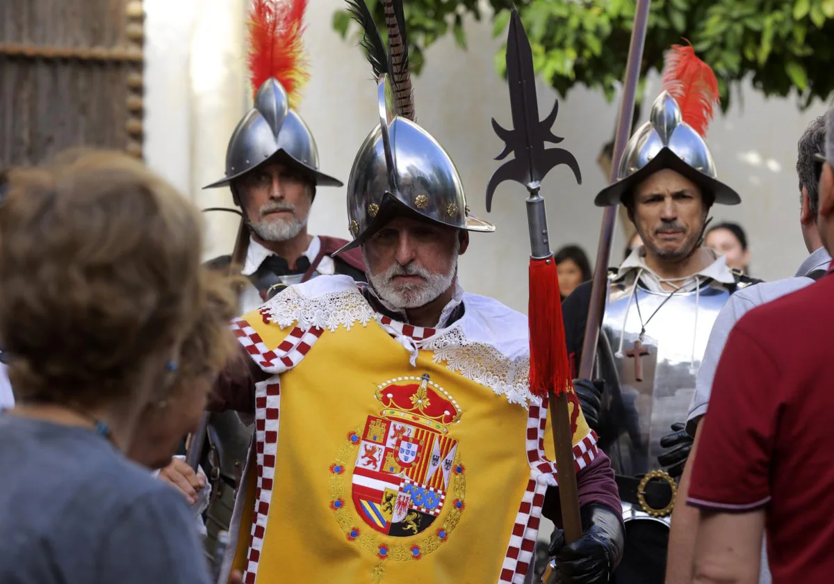 Desfile del Tercio de Olivares por Sevilla