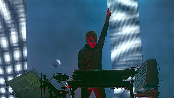 Jean-Michele Jarre actuará el 8 de julio de 2025 en Icónica Santalucía Sevilla Fest en su única fecha en España