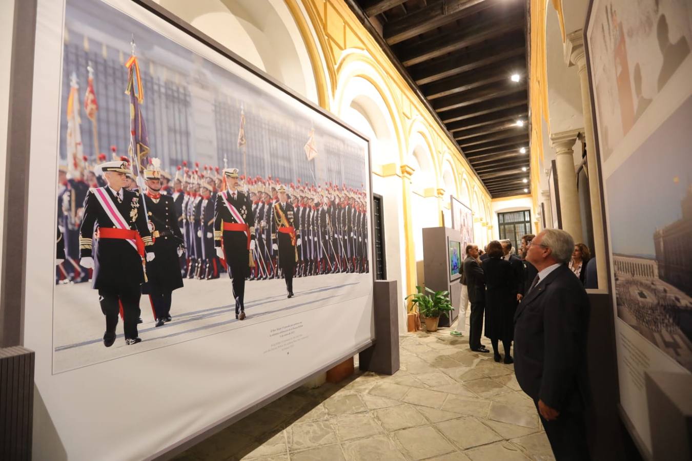 Los visitantes podrán contemplar más de veinte fotografías del reinado de Felipe VI