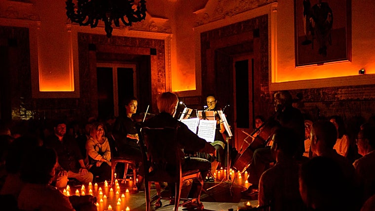 Un concierto del ciclo «Candlelight», a la luz de las velas