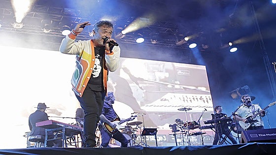 Love of Lesbian e Iván Ferreiro protagonizarán una cita con el indie en Icónica Santalucía Sevilla Fest 2025