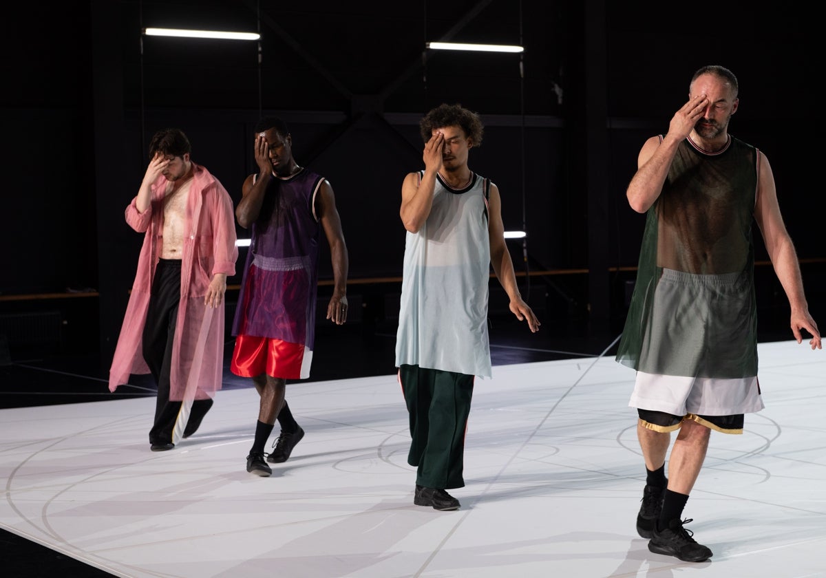 Los cuatro intérpretes de la obra de Anne Teresa de Keersmaeker que se ha puesto en escena en el teatro Central