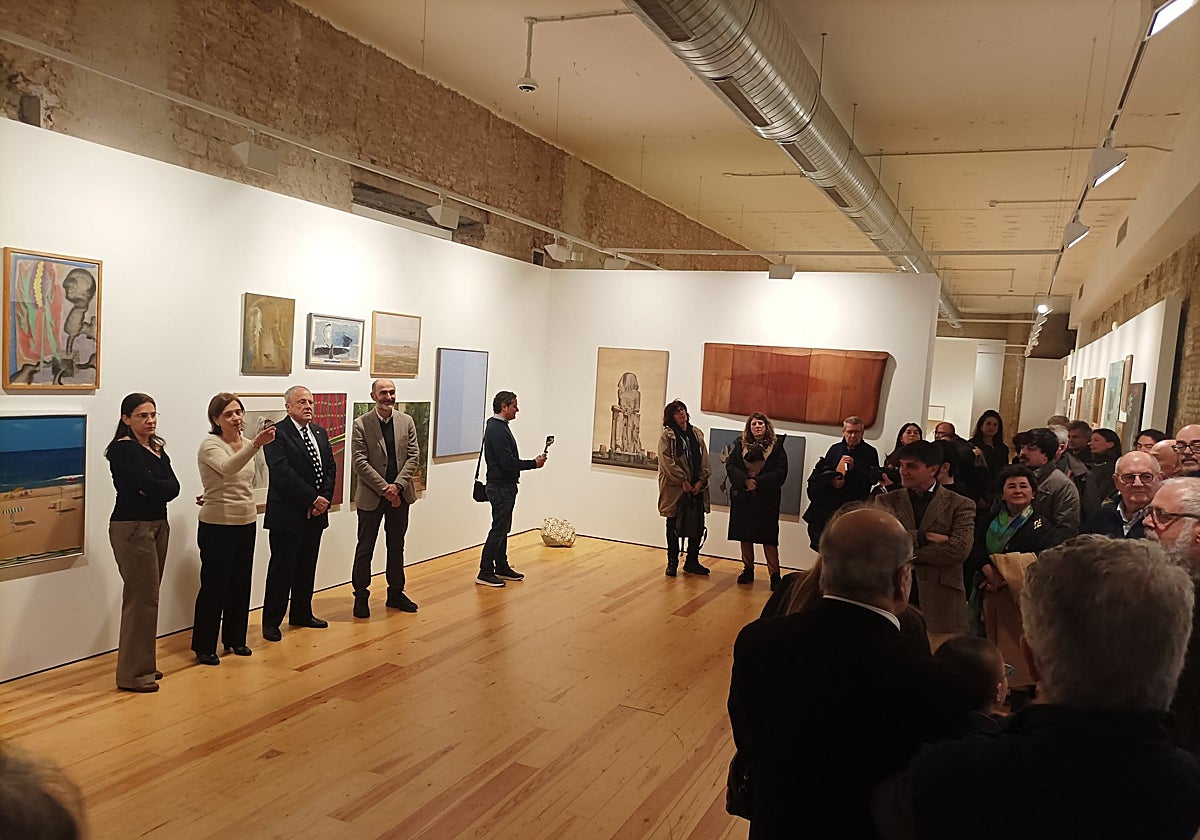 Salas con muchos artistas recorrían las obras de la galería Rafael Ortiz que conmemora en CICUS el 40 aniversario
