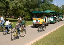 ¿Quieres disfrutar de un paseo en tren en plena naturaleza?: No te pierdas las rutas del Parque del Alamillo de Sevilla