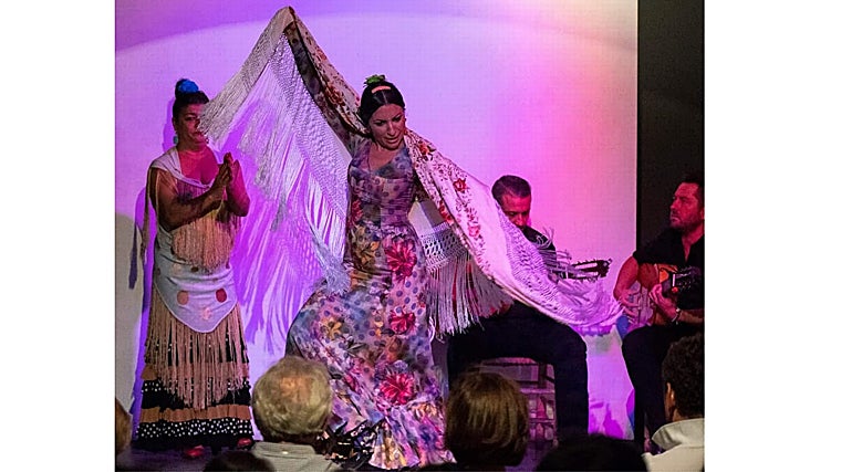 Espectáculo de flamenco en el Tablao Álvarez Quintero