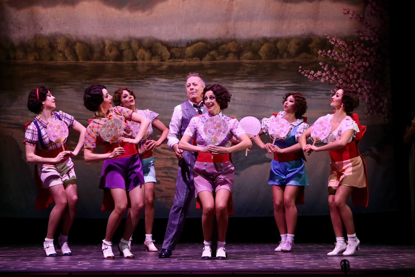 Momento del ensayo previo al estreno en el Maestranza de la zarzuela 'La verbena de la Paloma'