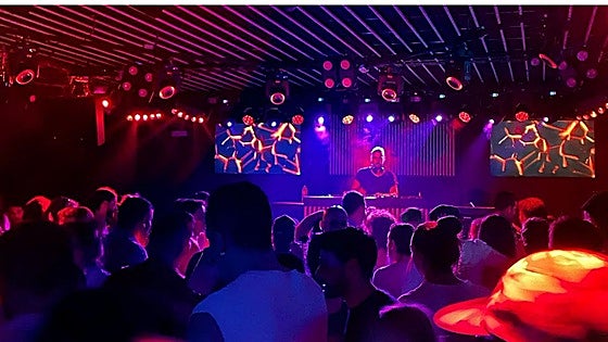 La fiesta más alternativa que llega a Sevilla en abril: «Puedes venir vestido como quieras y escuchar música que no suelen poner en las discotecas»