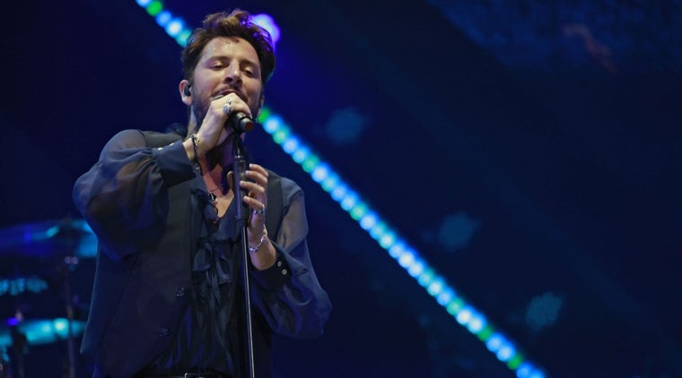 Manuel Carrasco durante su concierto en la Cartuja