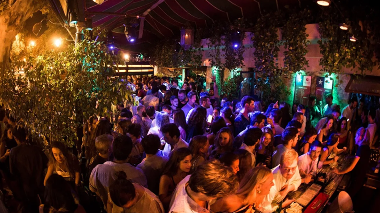 Cuándo abren las discotecas de verano en Sevilla en 2025