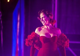 Pastora Soler celebra 30 años de carrera en una noche de rosas y espinas en La Maestranza