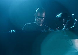 Sevilla acelera el pulso con el beat electrónico de Black Coffee