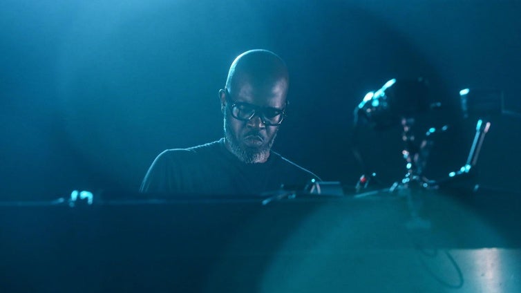 Sevilla acelera el pulso con el beat electrónico de Black Coffee