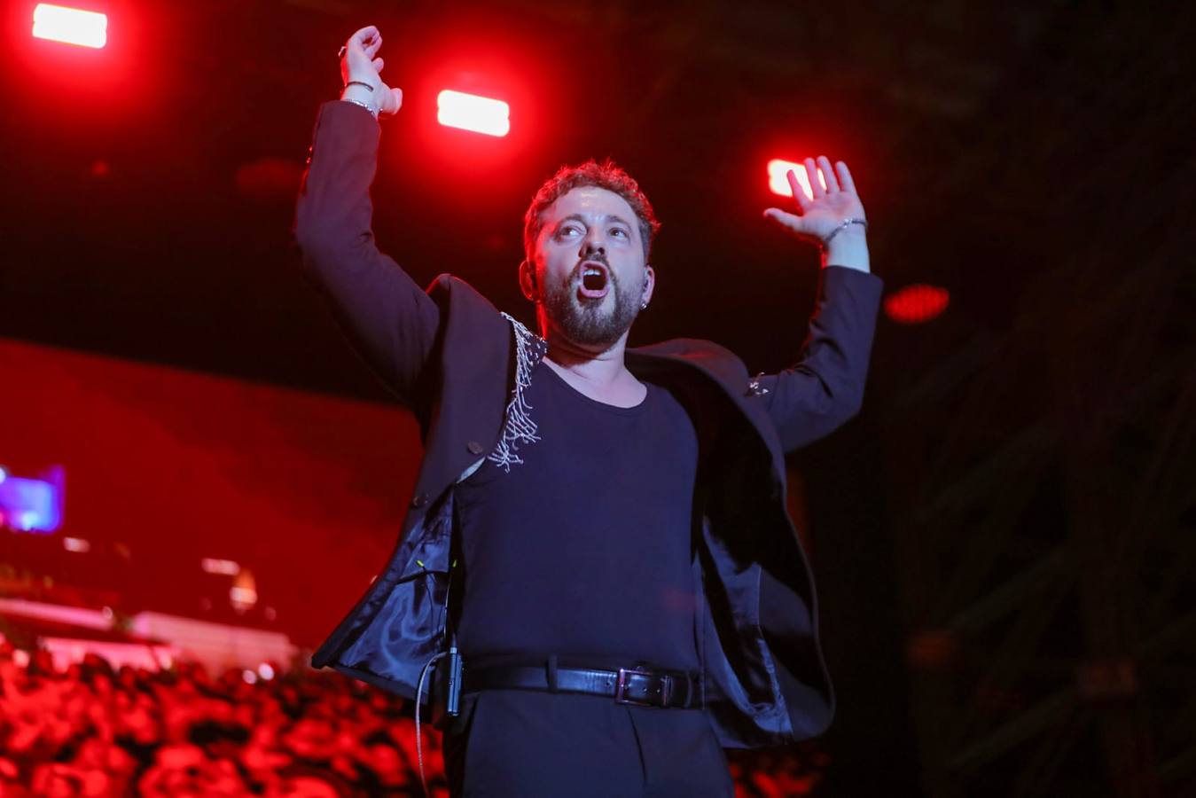 Las míticas canciones de Los Caños fueron coreadas por toda la Plaza de España 