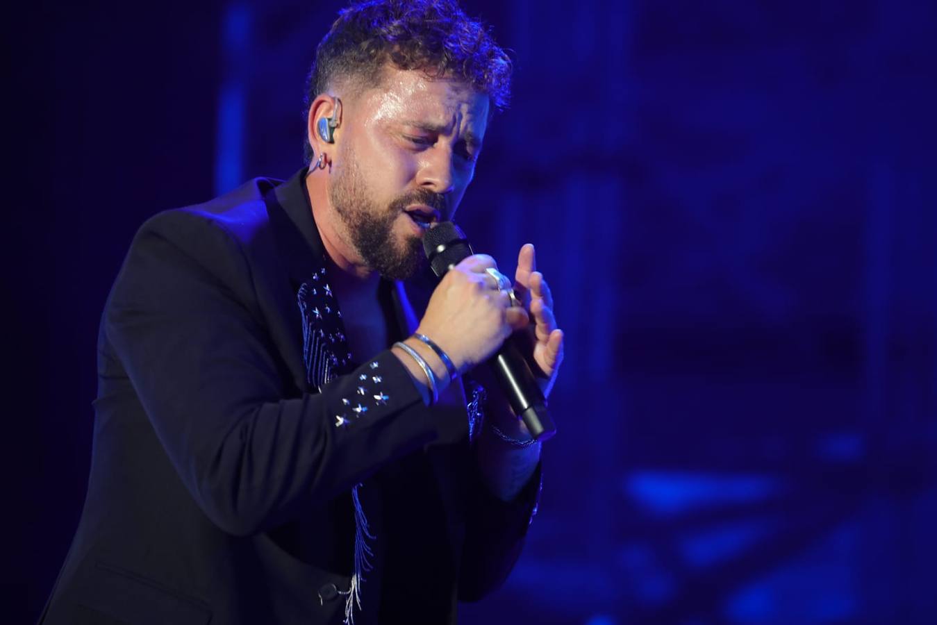 Las míticas canciones de Los Caños fueron coreadas por toda la Plaza de España 