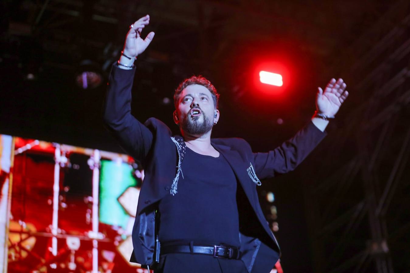 Las míticas canciones de Los Caños fueron coreadas por toda la Plaza de España 