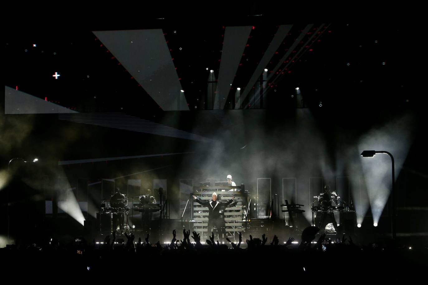 Concierto de Pet Shop Boys en Icónica Santalucía Sevilla Fest