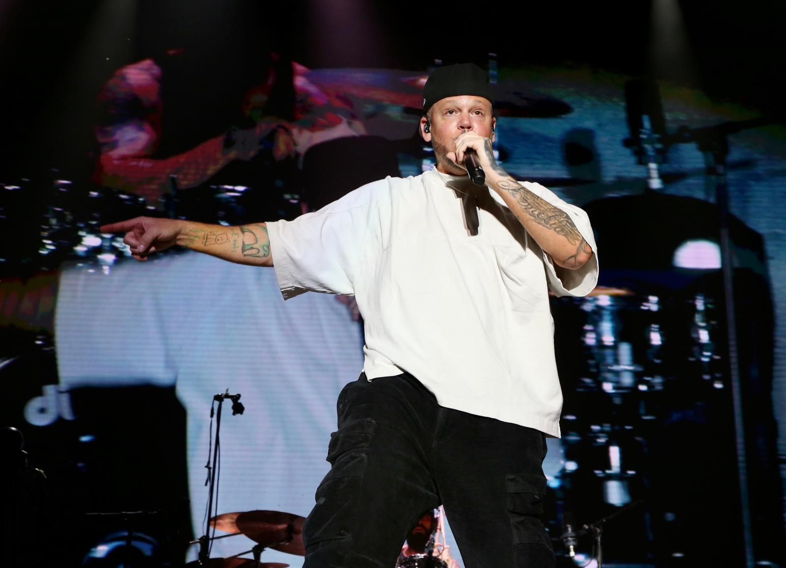 Actuación de Residente, en la noche del jueves en la Plaza de España