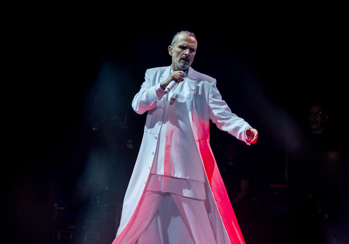 Miguel Bosé en concierto