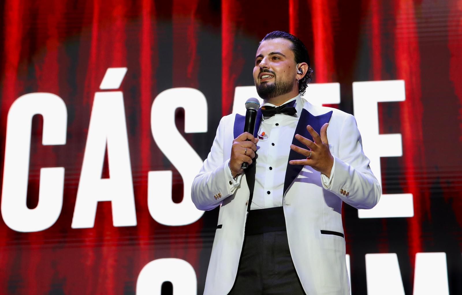 Juan Amodeo en plena actuación este martes en la Plaza de España