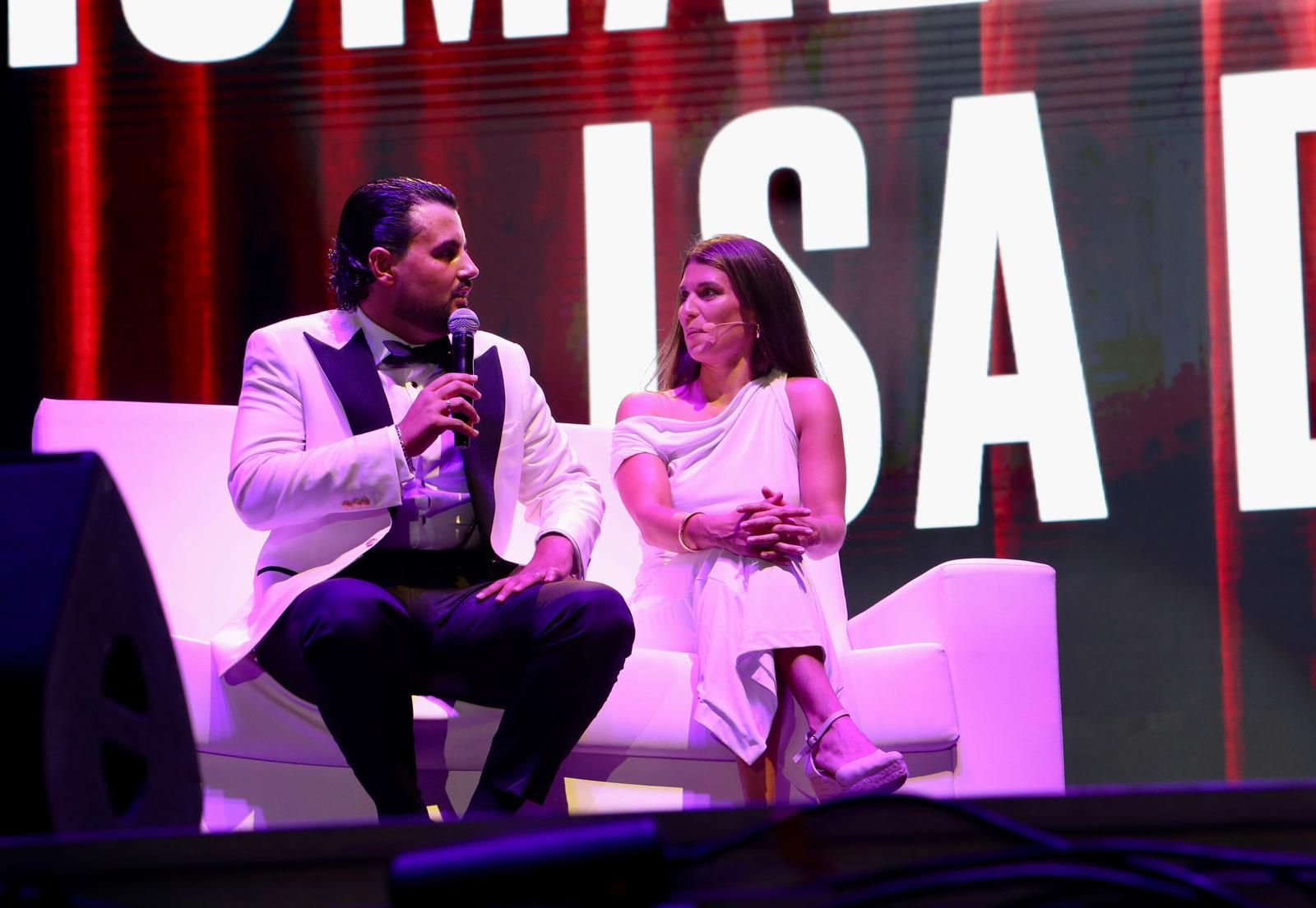 Juan Amodeo en plena actuación este martes en la Plaza de España