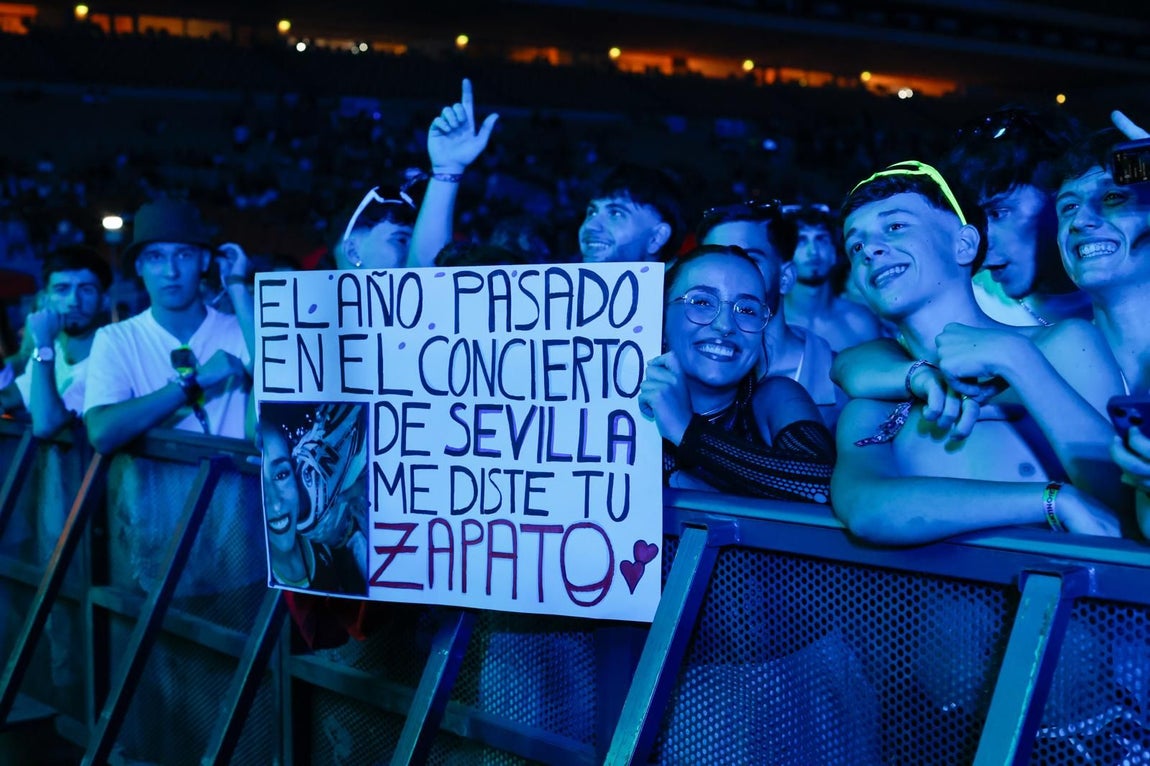 Ambiente en el Puro Latino Sevilla 2025