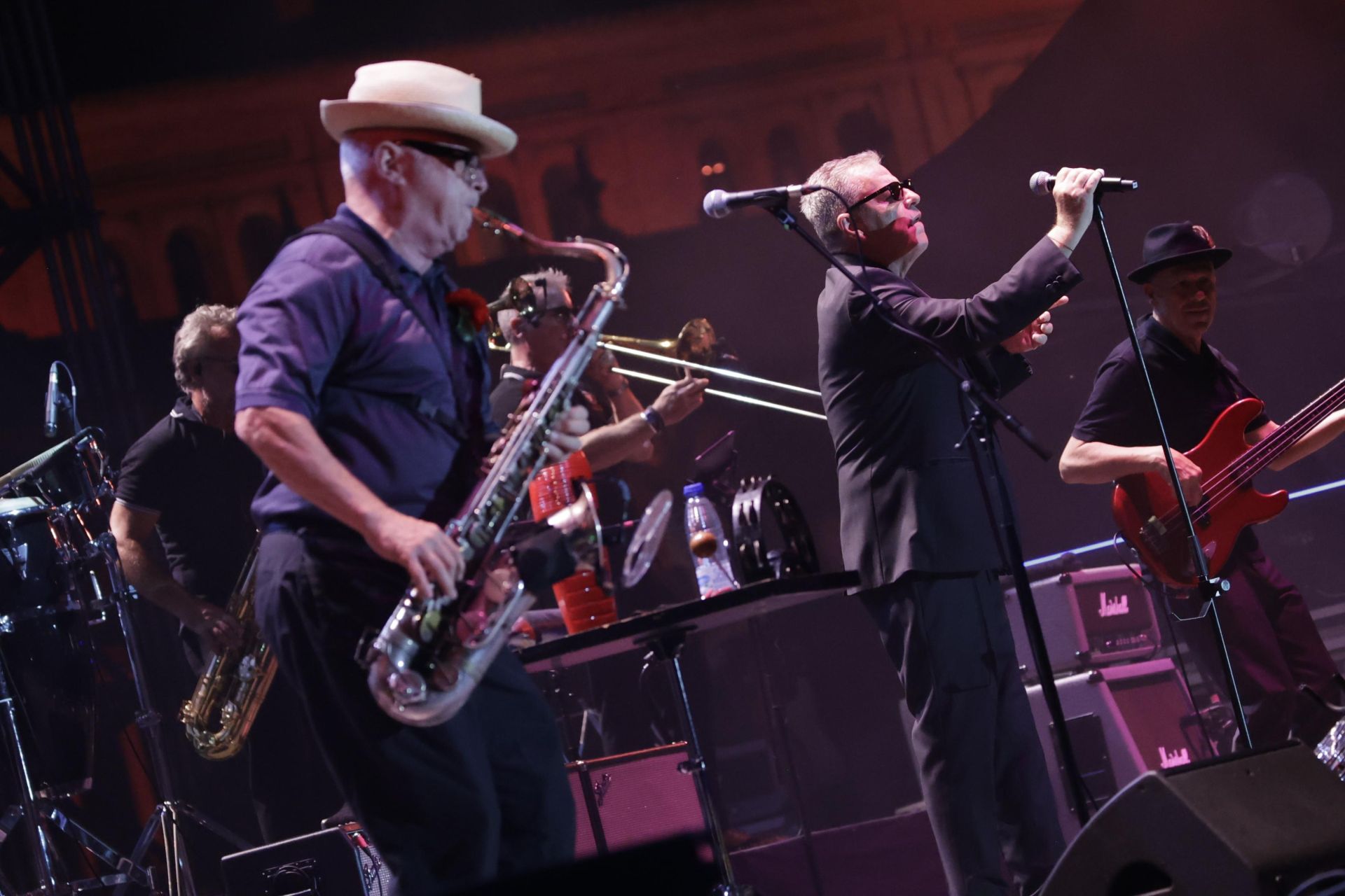 Madness interpretaron sus éxitos más famosos en Sevilla 