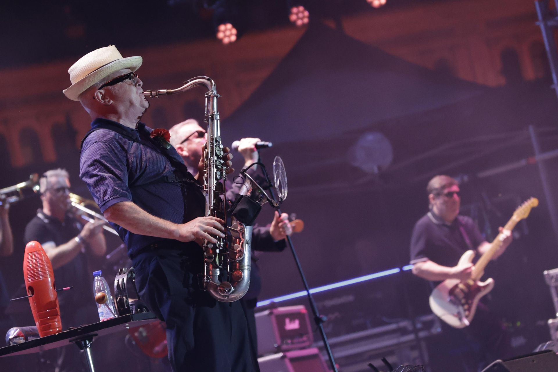 Madness interpretaron sus éxitos más famosos en Sevilla 