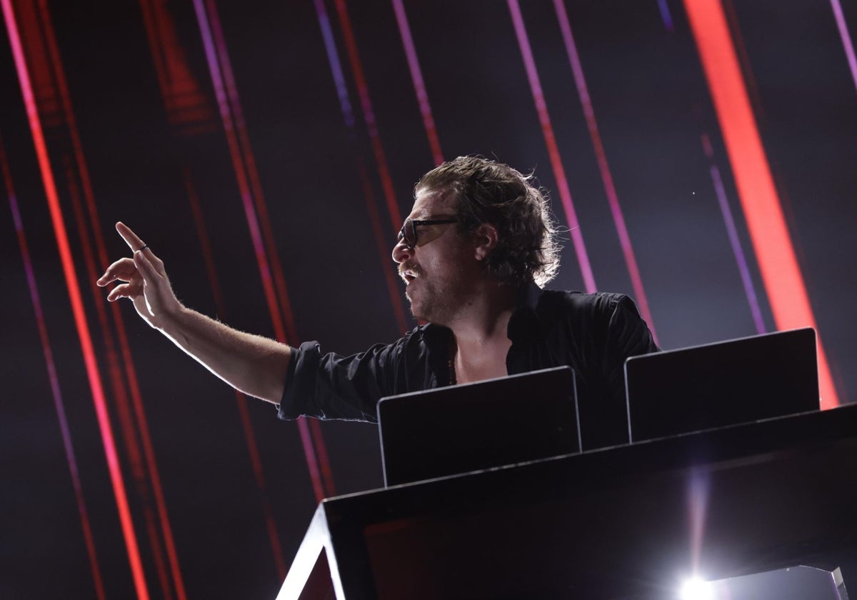 Parov Stelar, en plena actuación en la Plaza de España